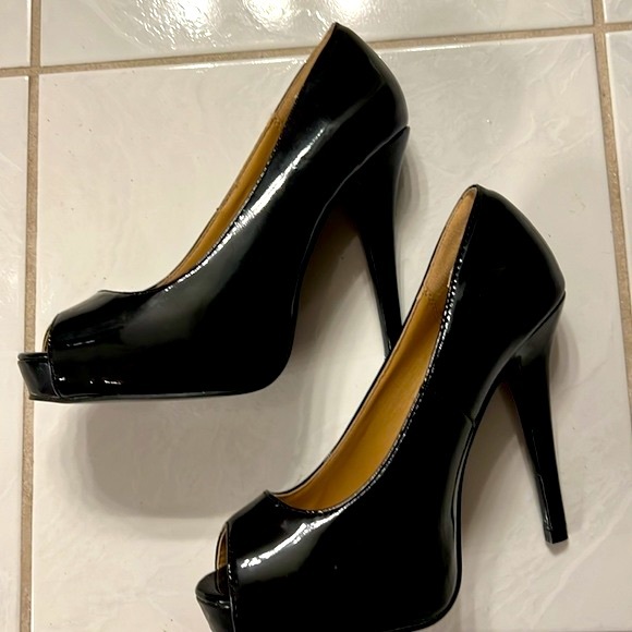 Diba London Tenith Black Heels - Size 7 - New! main image 0